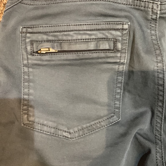 Zara Pants - Picture 7 of 8